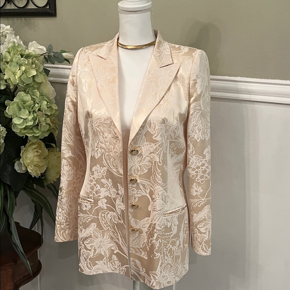 Escada Beige Tan White Floral Blazer Gold buttons pockets sz 38 EU medium
